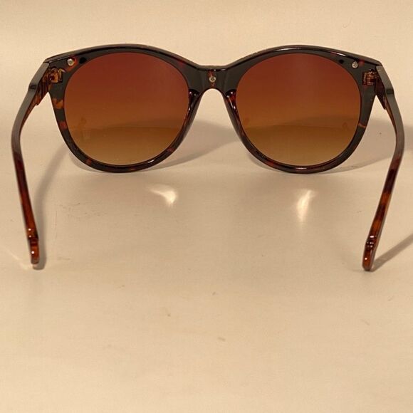 0973 Evita Round Eyebrow Sunglasses Tortoise with Gold Detail New main image 5
